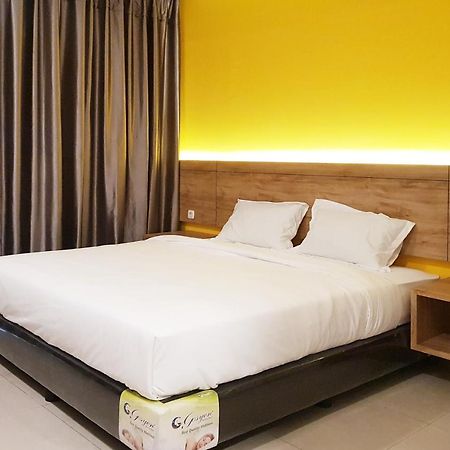 OYO 90015 Platinum Guest House Medan Extérieur photo