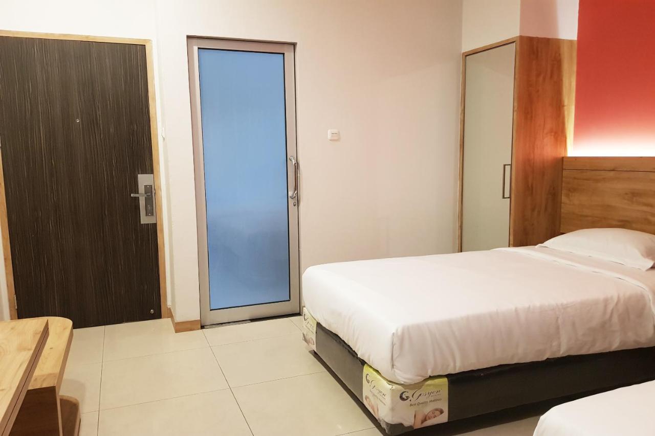 OYO 90015 Platinum Guest House Medan Extérieur photo
