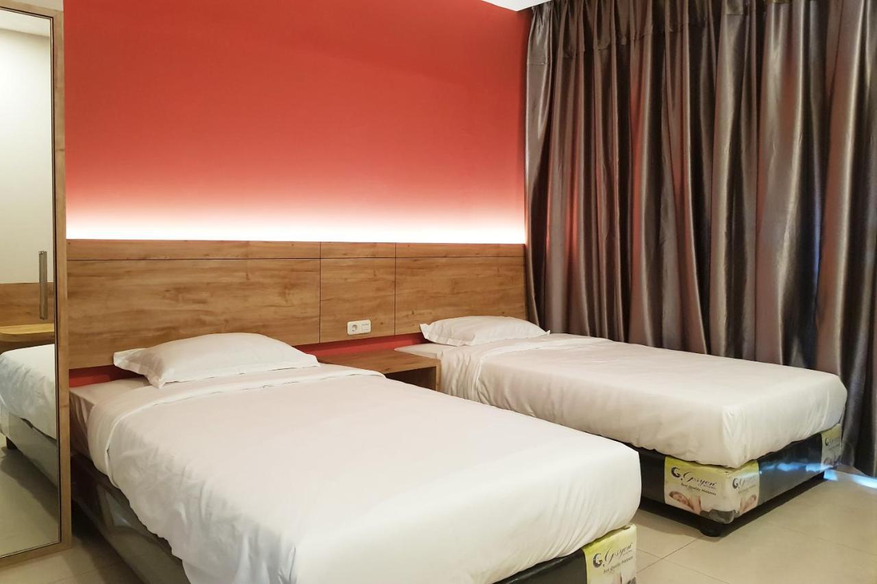 OYO 90015 Platinum Guest House Medan Extérieur photo