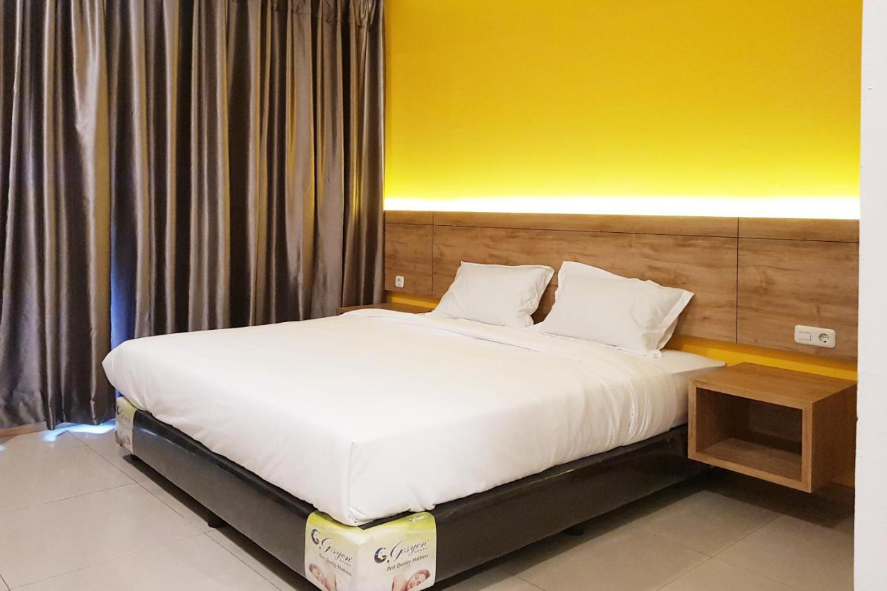 OYO 90015 Platinum Guest House Medan Extérieur photo