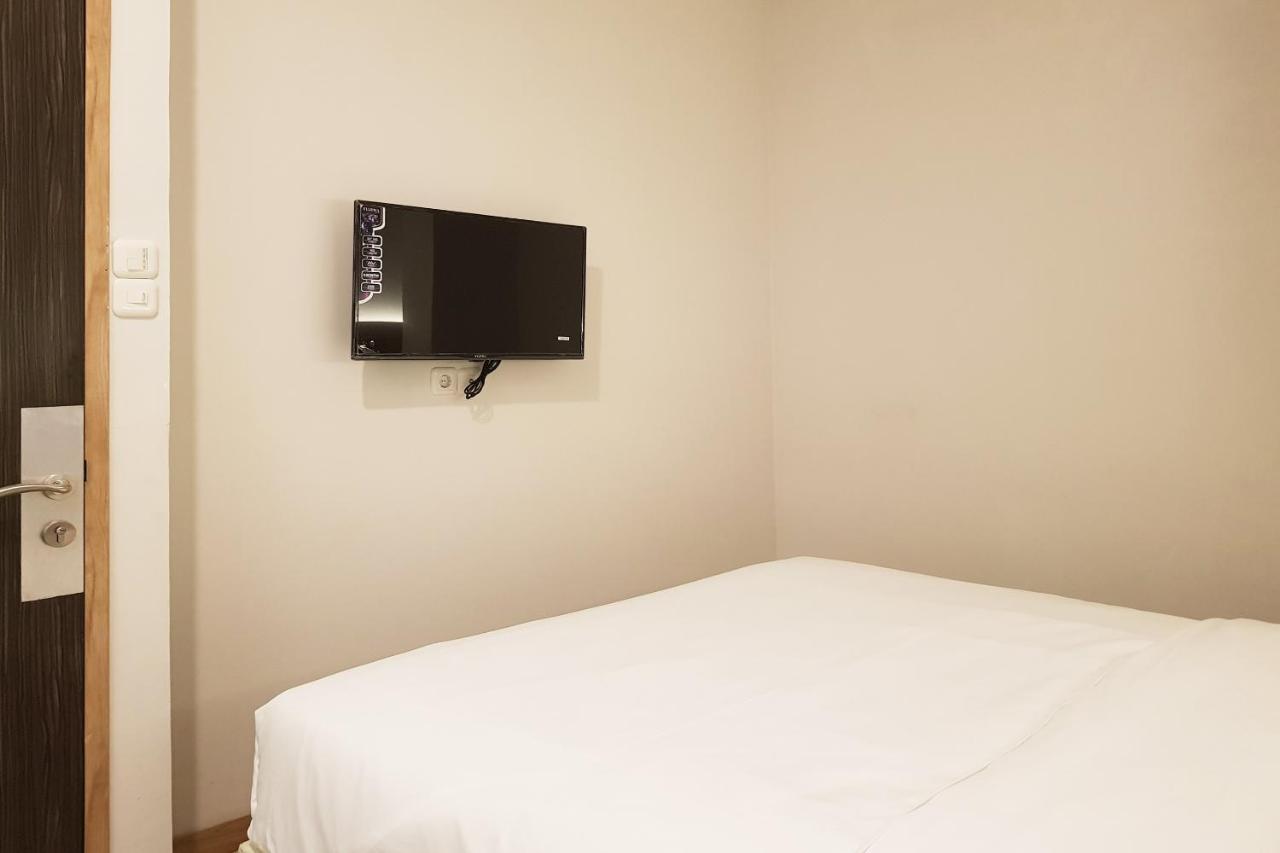 OYO 90015 Platinum Guest House Medan Extérieur photo