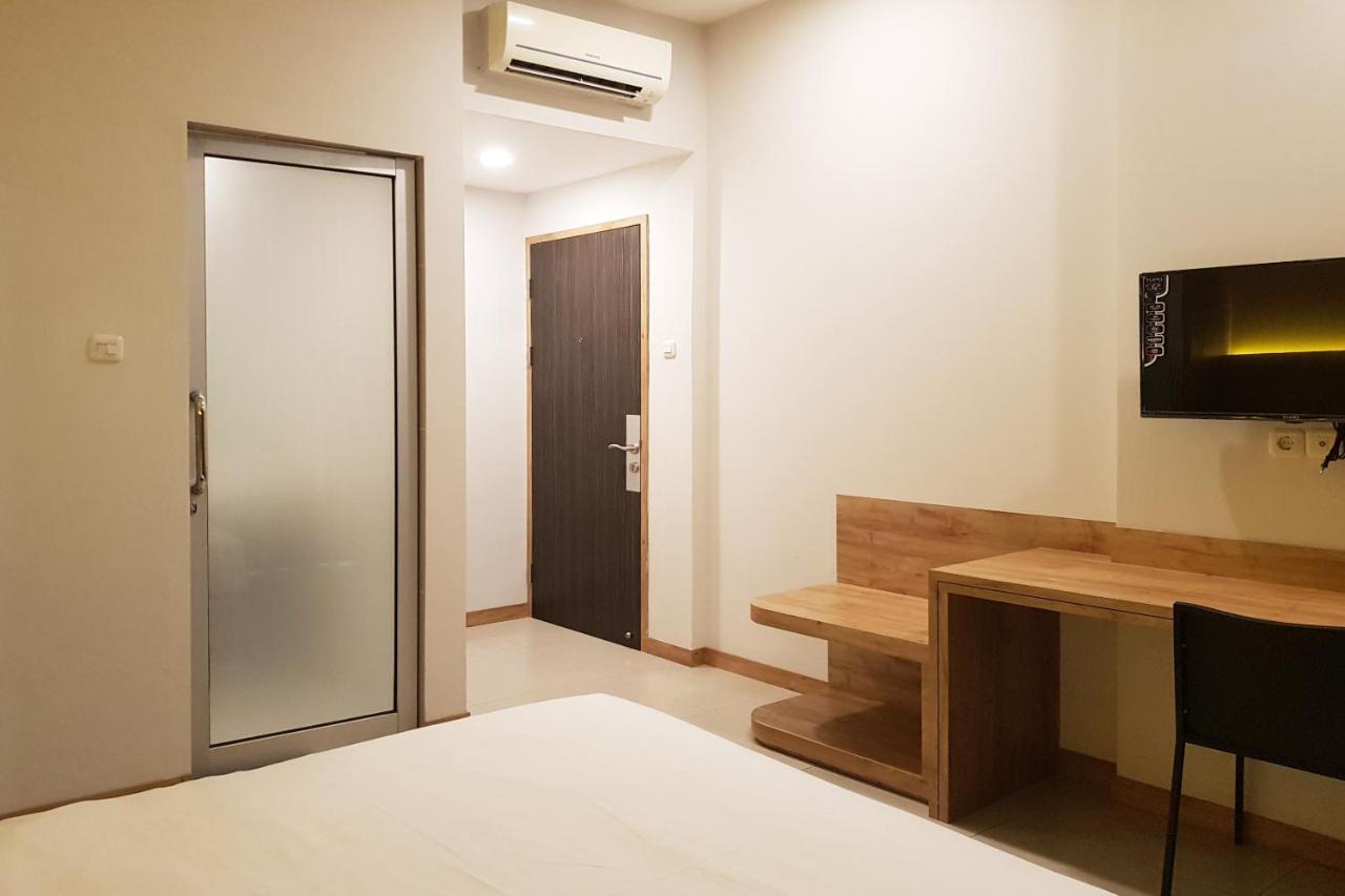 OYO 90015 Platinum Guest House Medan Extérieur photo