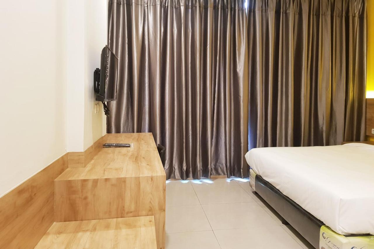 OYO 90015 Platinum Guest House Medan Extérieur photo