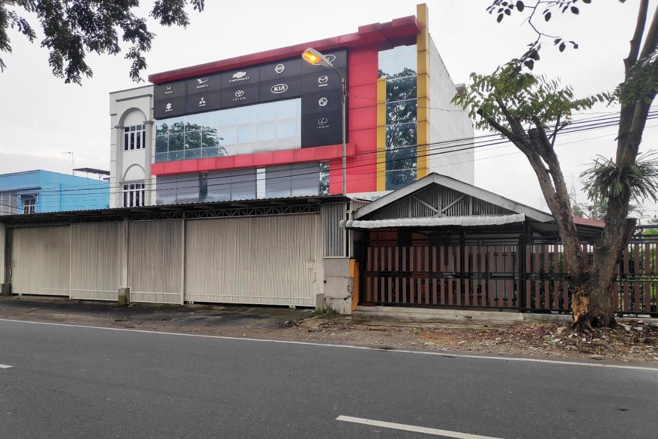 OYO 90015 Platinum Guest House Medan Extérieur photo